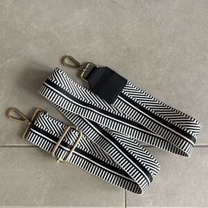 Black and White Striped Bag Strap